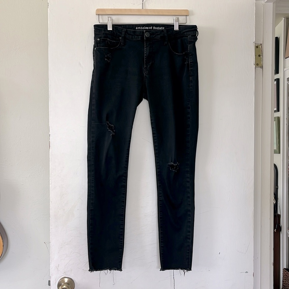 Articles of Society Distressed Skinny Jean - size 32